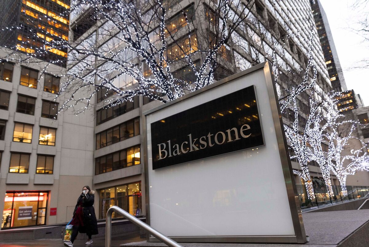 ブラックストーン、手元資金10－12月に急増－運用資産1兆ドルに