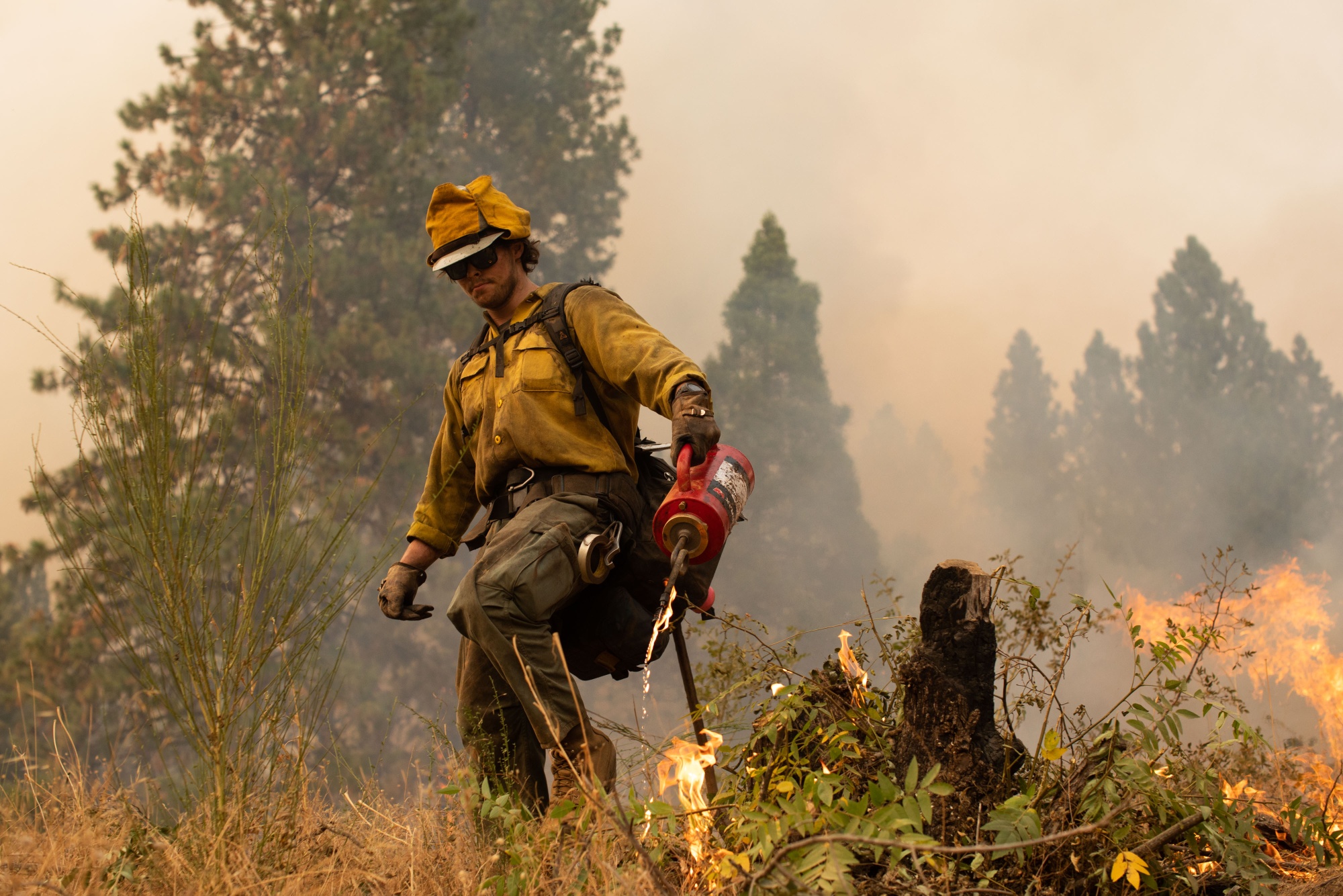 US Wildfire Fighters Are Hitting a Pay Cliff at the Worst Time