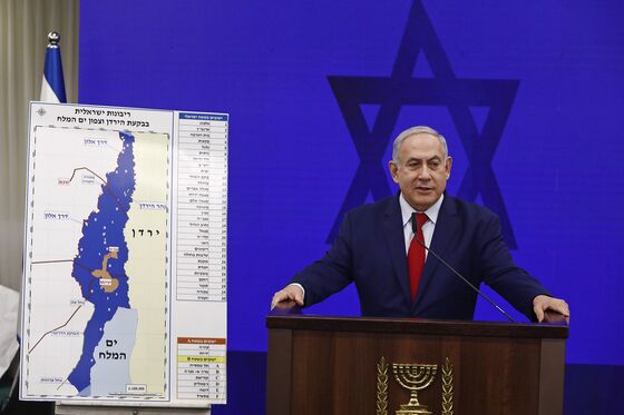 Netanyahu Takes Cabinet to West Bank to Hammer Home Vote Message