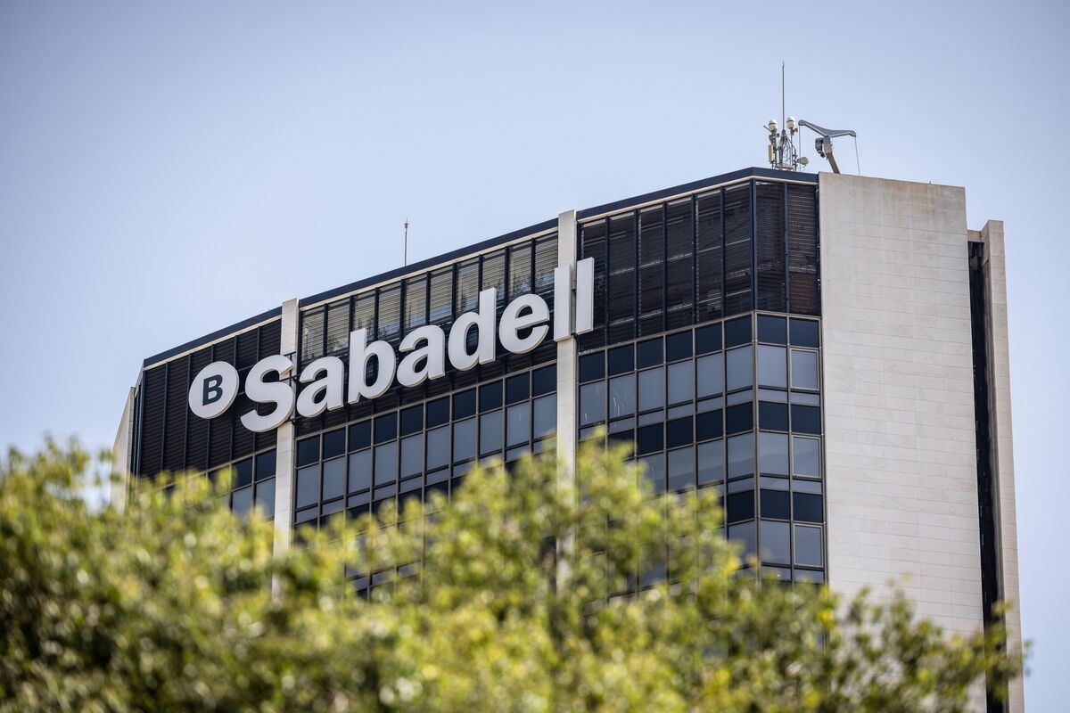 Sabadell’s Board Rejects BBVA’s $18 Billion Bid as Too Low