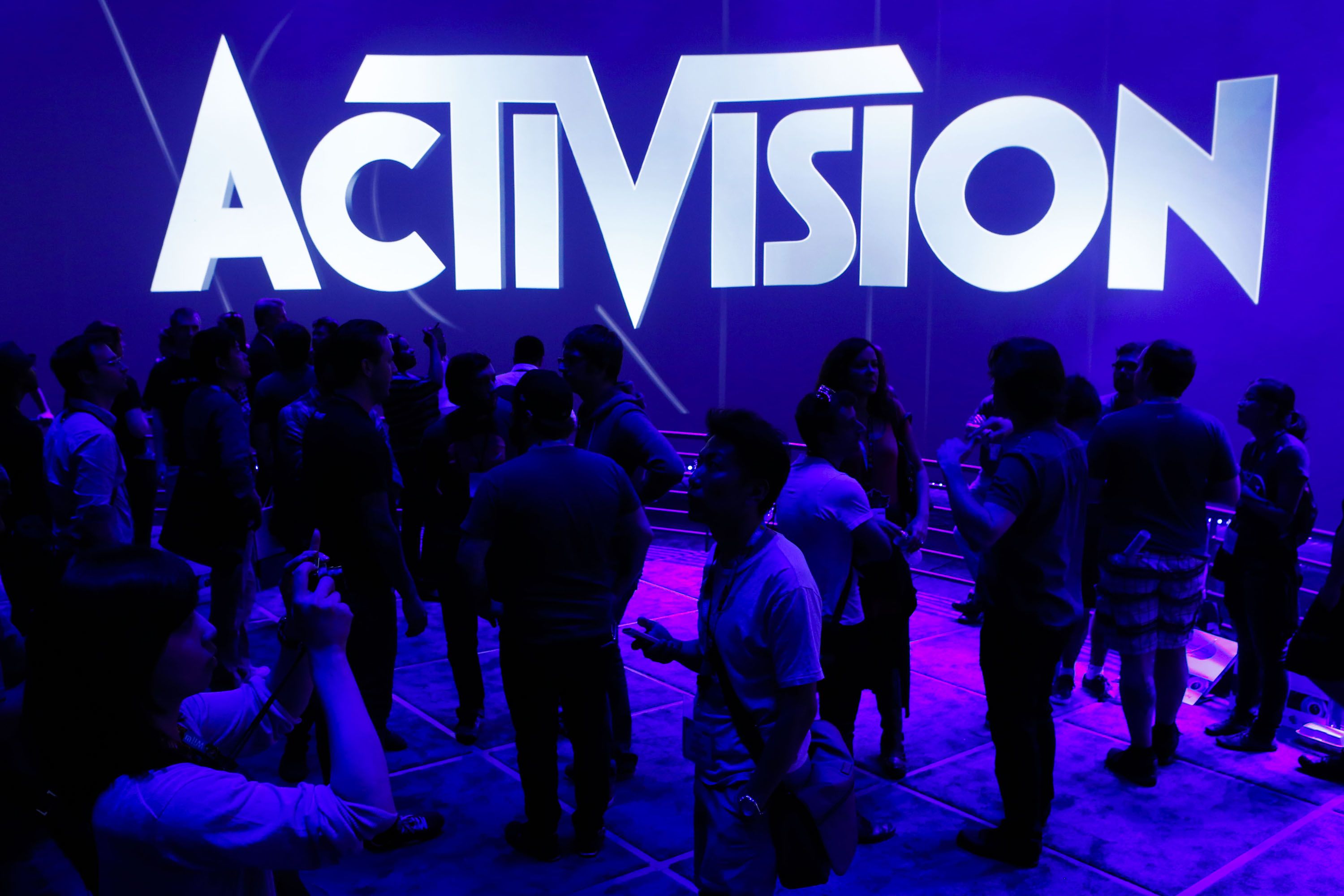 Activision проекты. Activision Blizzard Inc (ATVI). Activision люди. Activision Blizzard stocks. Activision выставка.
