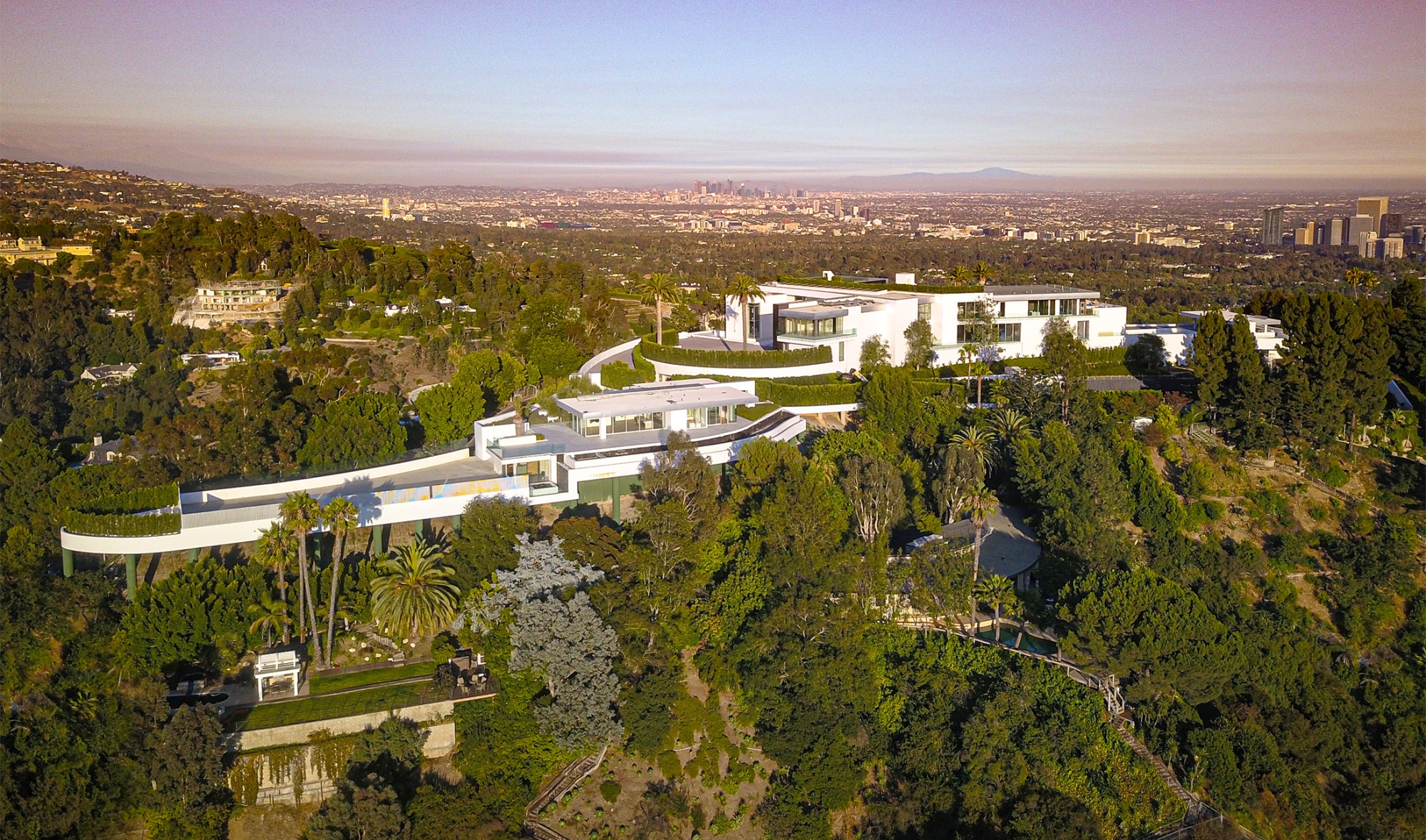 Bruce Makowsky sells his Bel Air spec mansion for $94 million