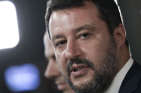 Italy Populist Defeated in Key Vote, Lifting Conte Coalition