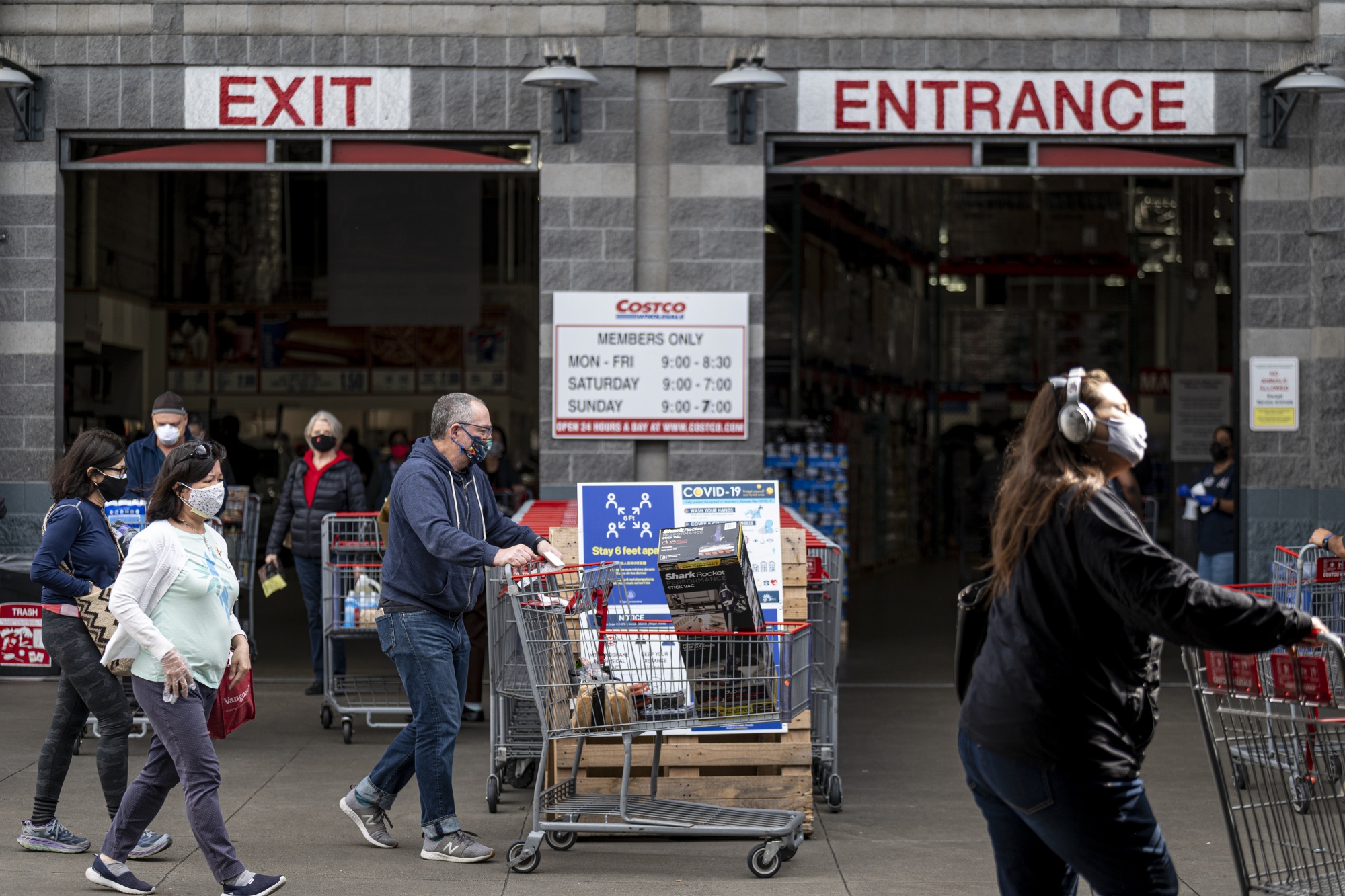 costco-cost-won-t-raise-membership-fees-as-renewals-surge-bloomberg