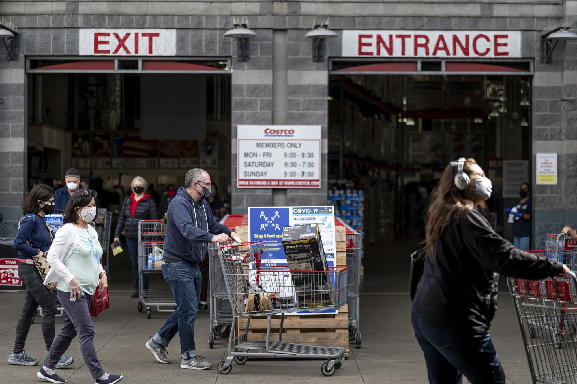 Inside A Costco Wholesale Location Ahead Of Earnings Figures