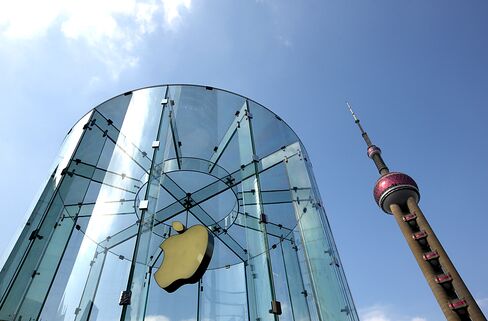Apple’s Margin Squeeze Has No Easy Fix Amid 33% Share Drop
