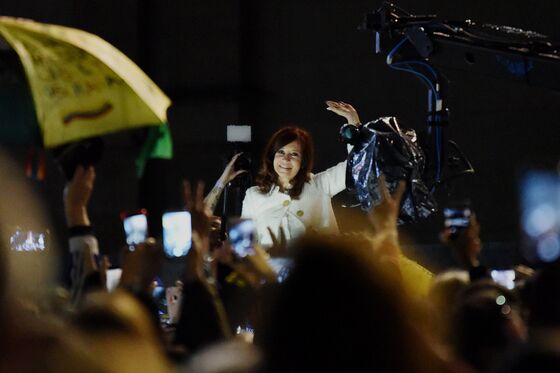 Argentina’s Kirchner Returns to Limelight, Stays Mum on Candidacy