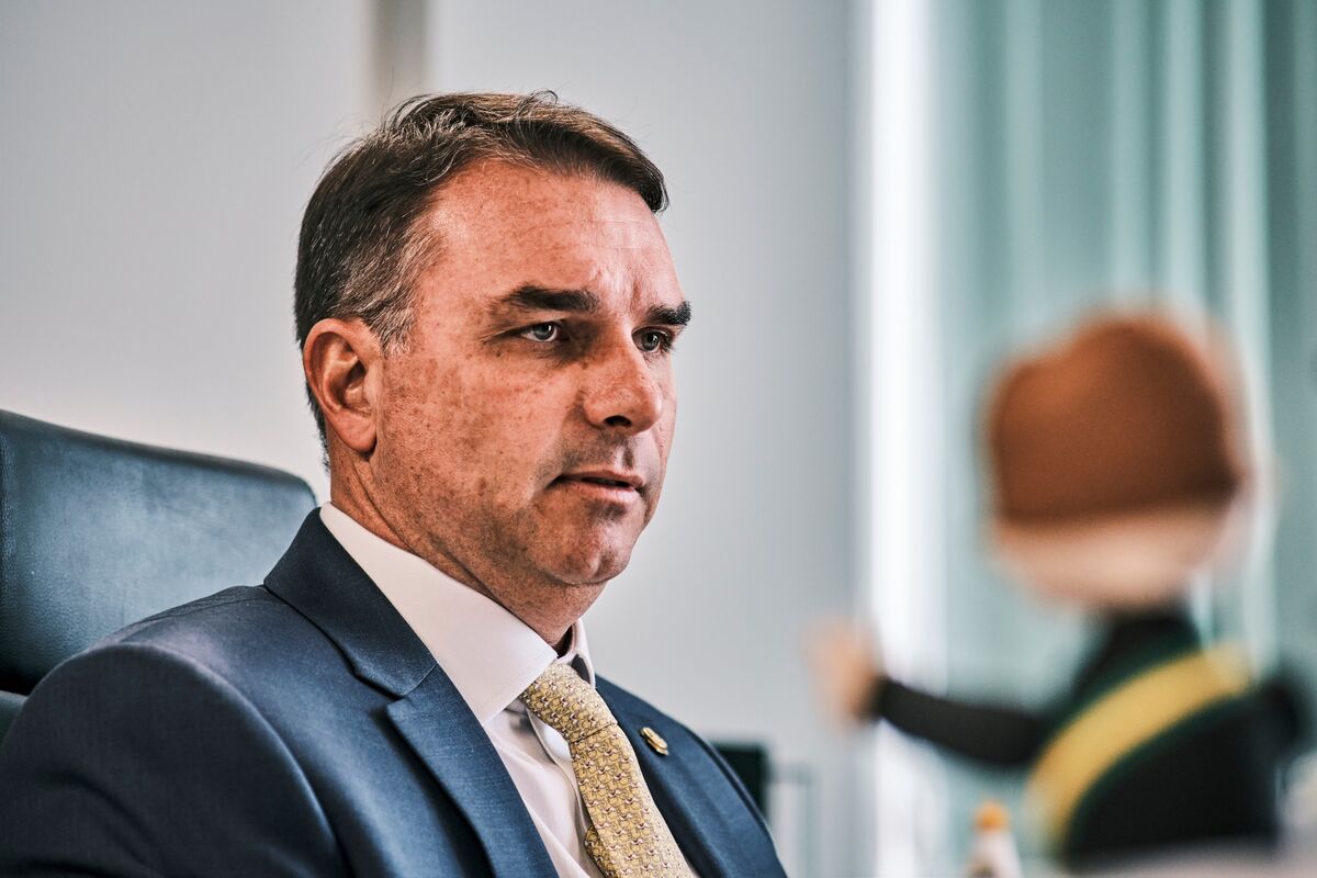 Bolsonaro Adviser Says Fiscal Bill to Be Focus