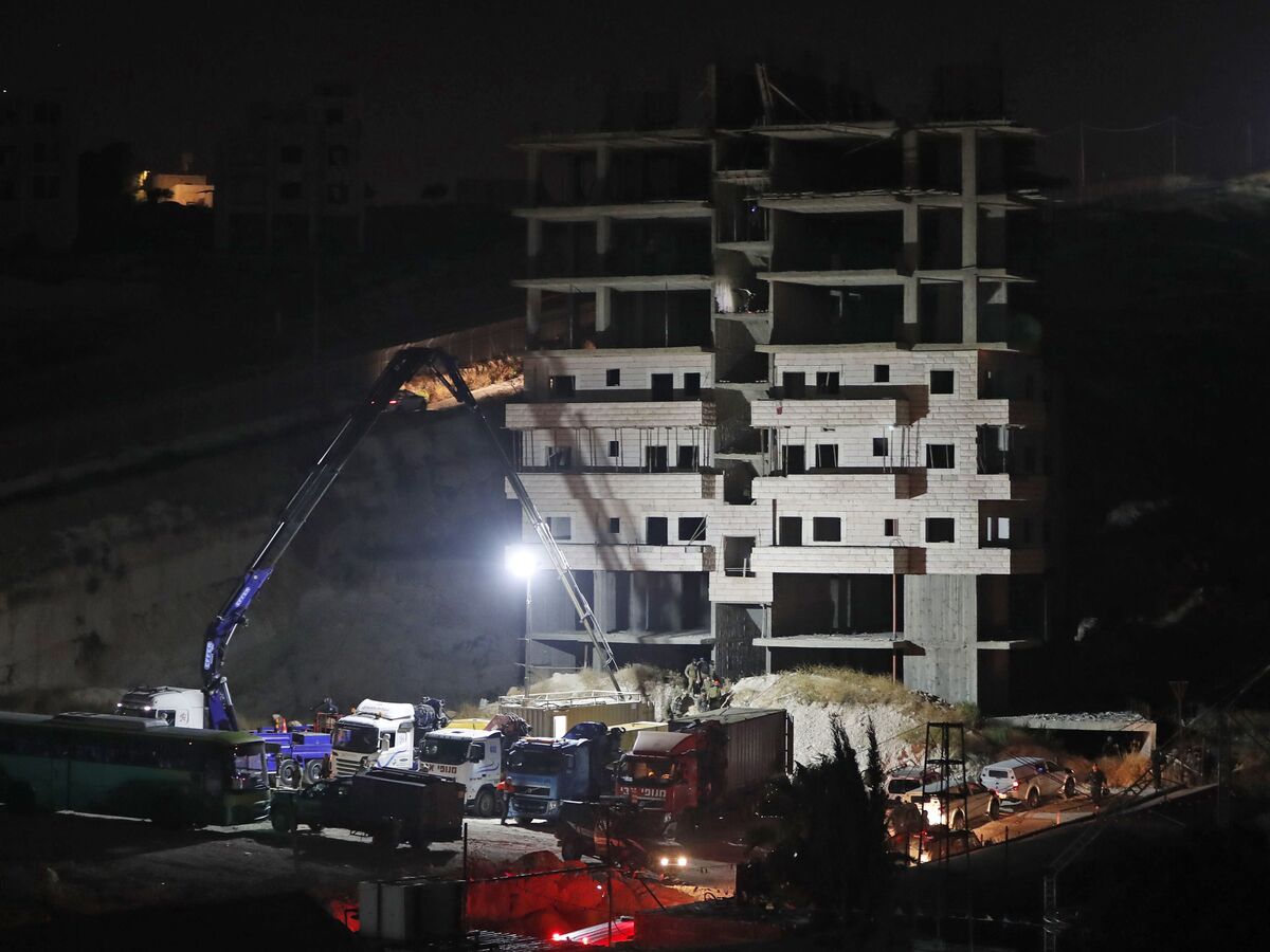 Israeli Crews Demolish Palestinian Homes In East Jerusalem - Bloomberg