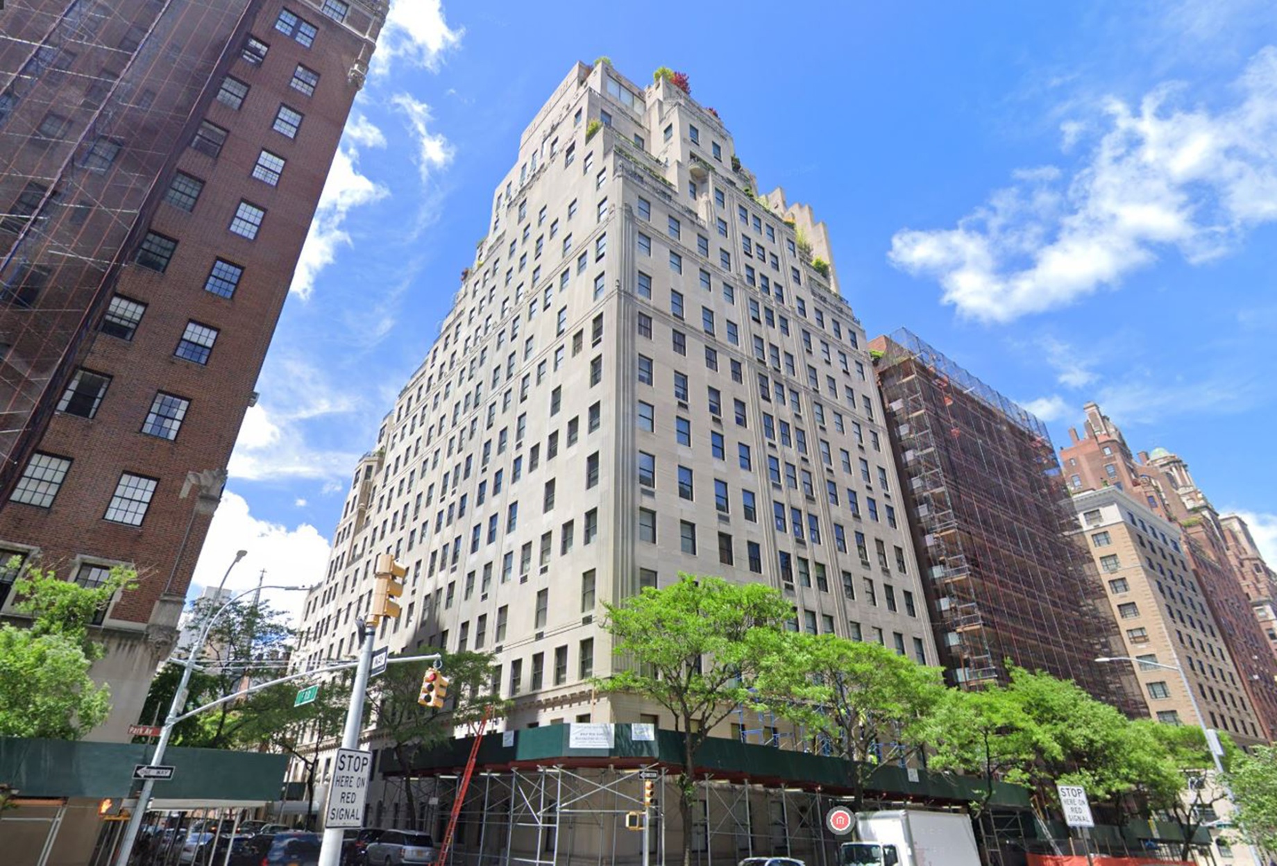 Trump Treasury Secretary Steven Mnuchin Sells Park Ave Co Op At 21 Price Cut Bloomberg