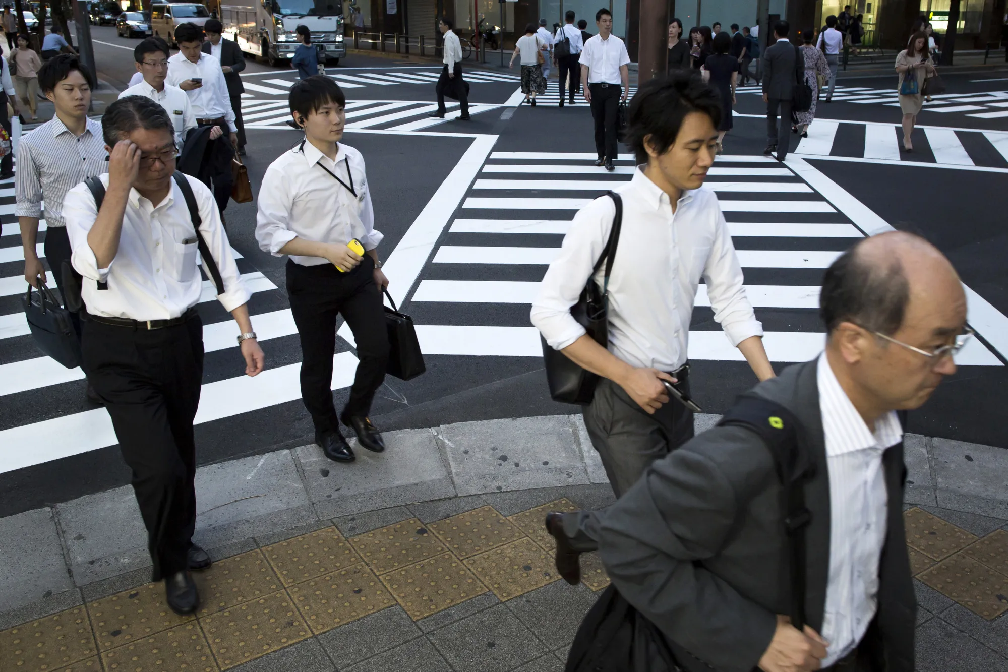 Daily Life in Tokyo's CBD Ahead of the BOJ's Tankan Report