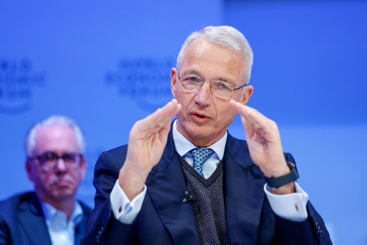 Credit Suisse's problems mount as regulator investigates chairman's comments