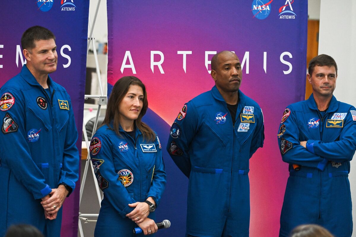 NASA’s Moon Race With China Needs a Better Plan