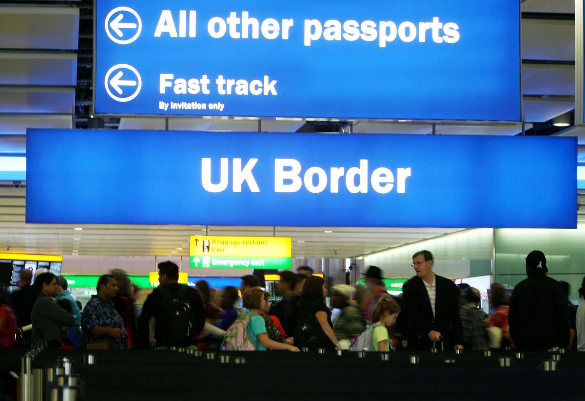 Heathrow Airport E Gates Knocked Out By Systems Failure Bloomberg   1200x824 