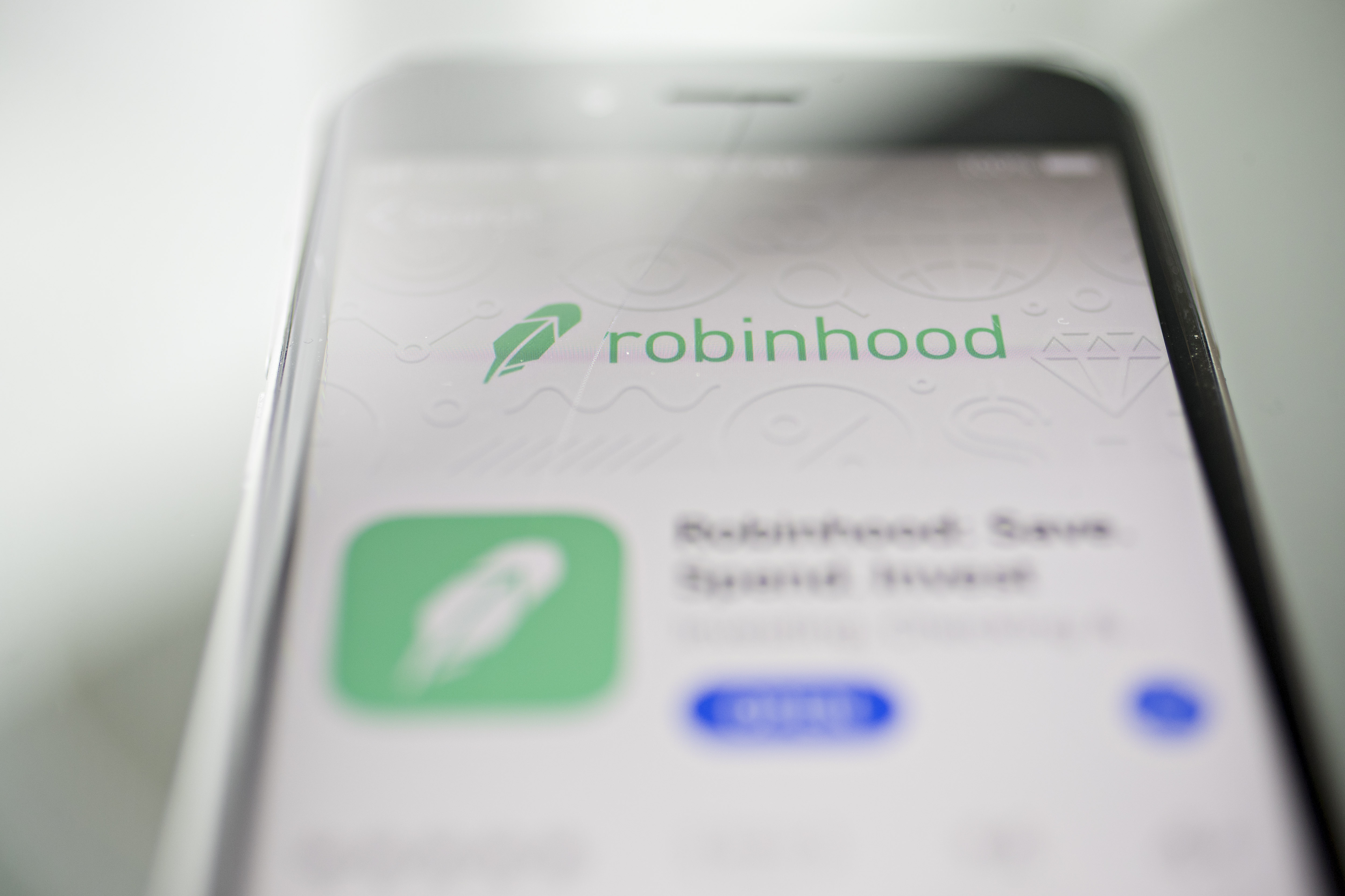Robinhood Blows Past Rivals in Record Retail Trading Year - Bloomberg