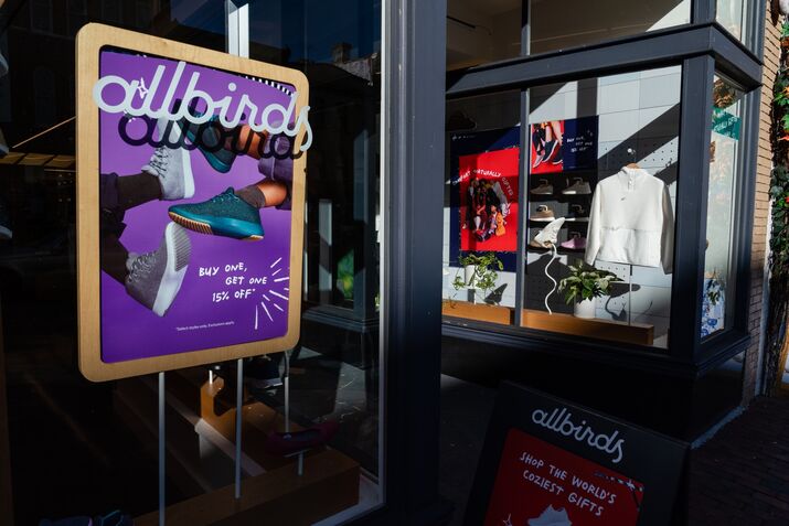 Shoppers In DC & Maryland Ahead Of Retail Sales