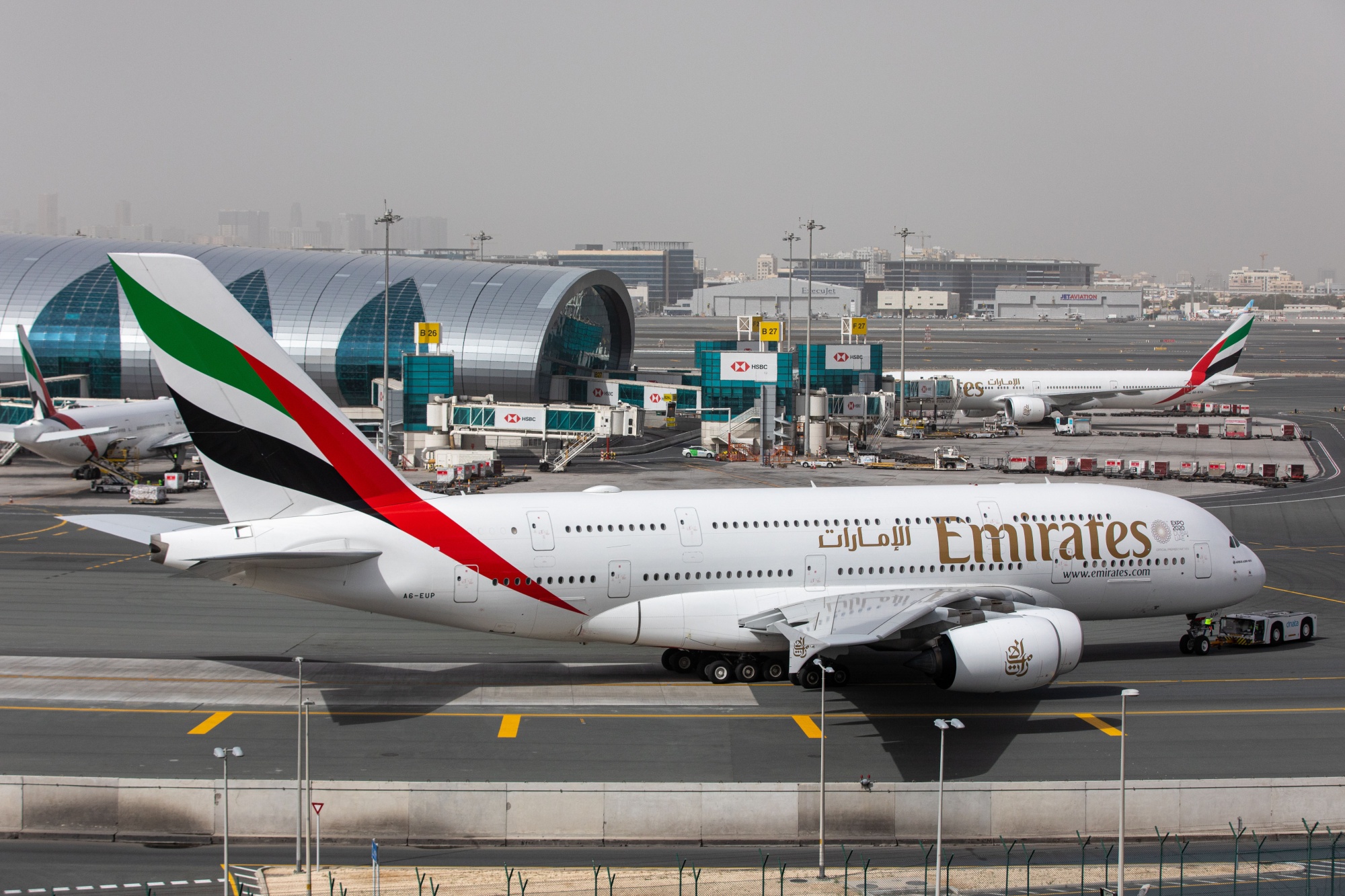 Прямые рейсы в дубай. Airbus a380-800 Emirates 41k. Боинг 380-800 Эмирейтс. Emirates рейс Ek-133, Airbus a380-800. Airbus a380 SUPERJUMBO Jet.