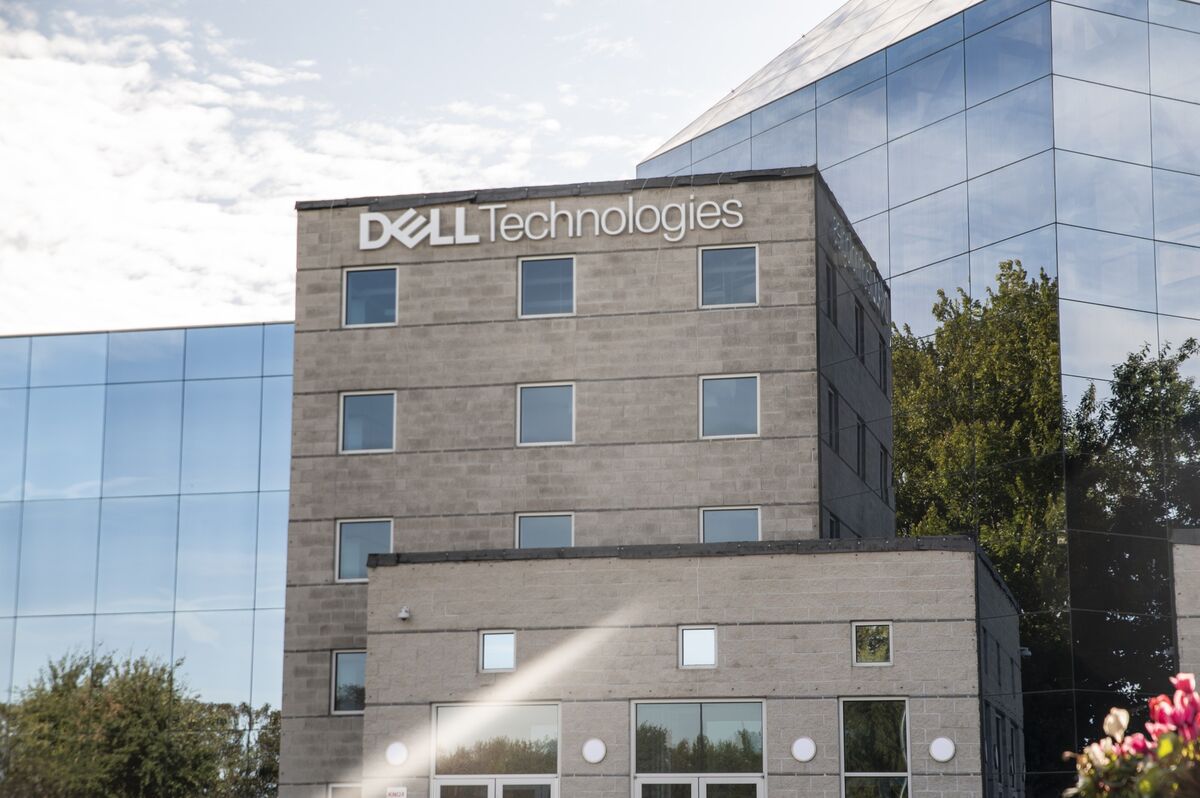 Dell Raises Estimates for Next Four Years on Booming AI Demand