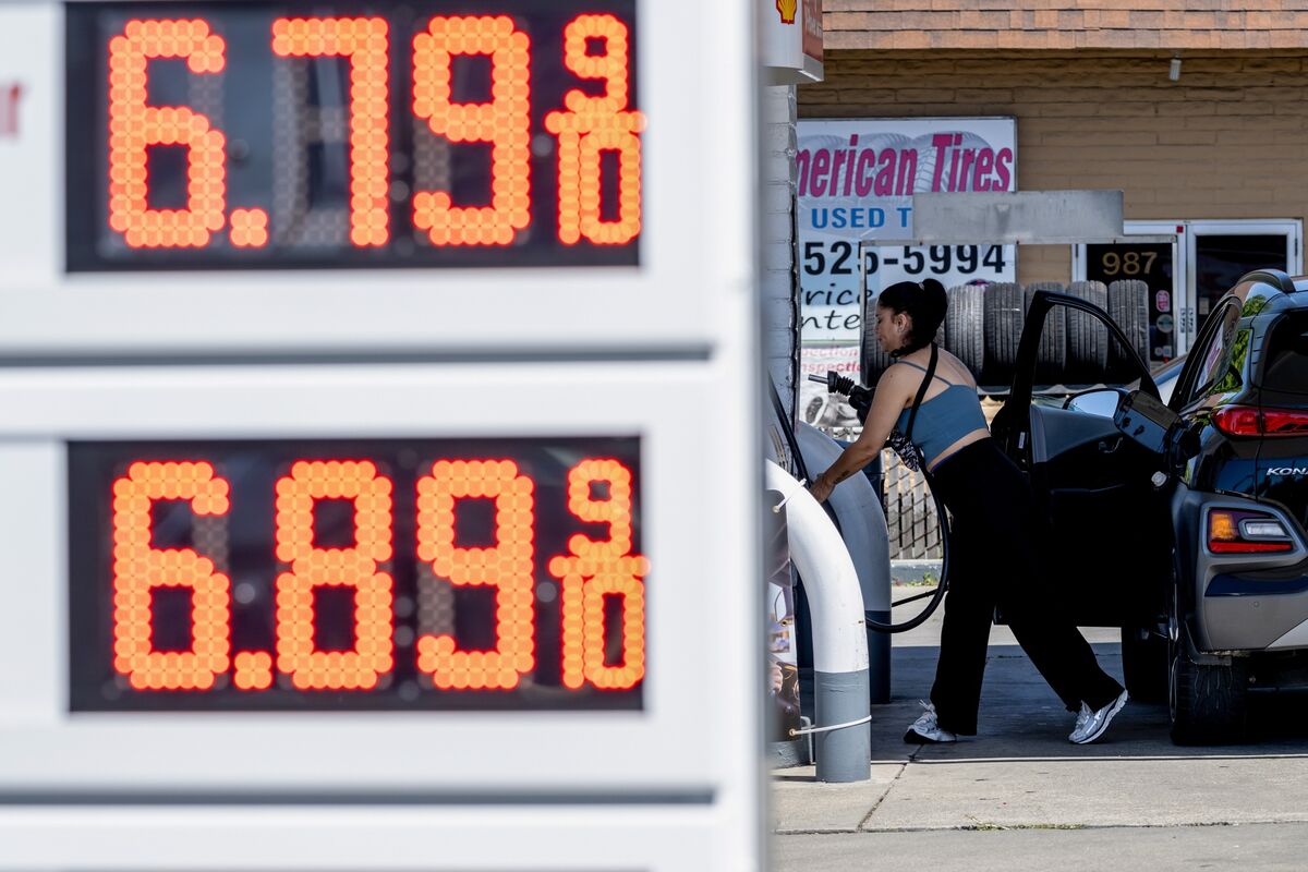 bloomberg.com - Jaewon Kang - Inflation Angst Spreads as Consumers Spooked by Rising Gas Bills