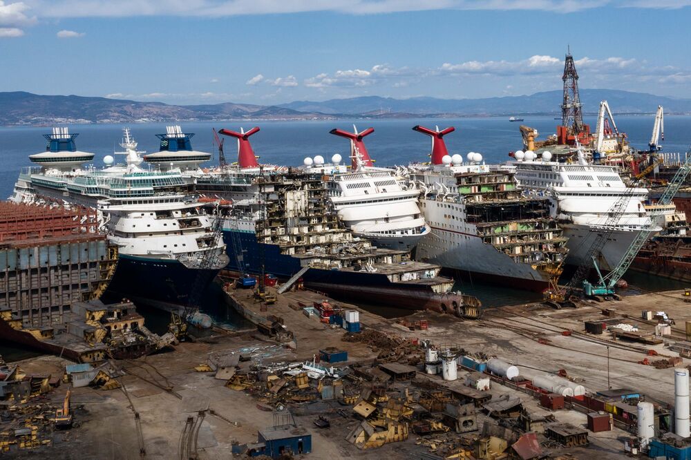 The Messy Booming Business Of Recycling Cruise Ships In Turkey Bloomberg