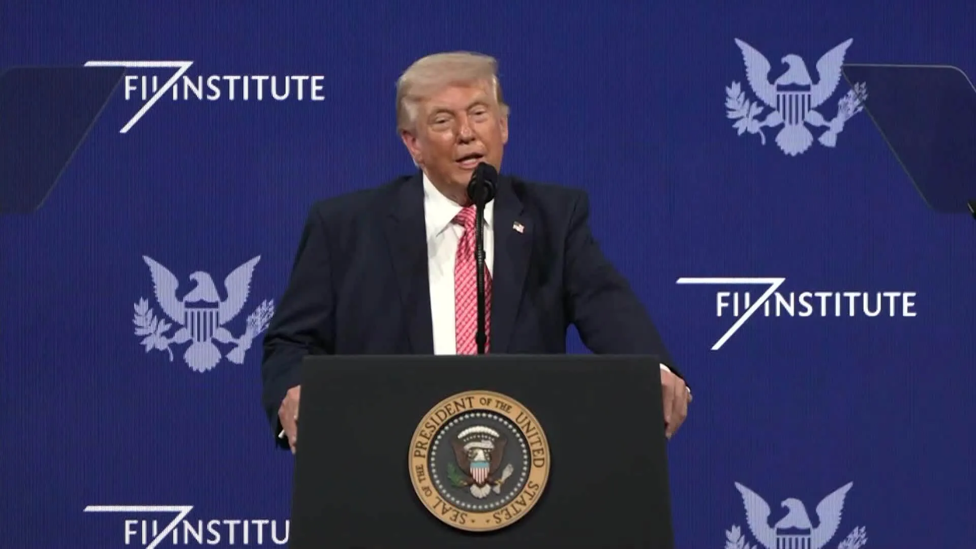 Trump Repeats Call to Fully Open Strait of Hormuz