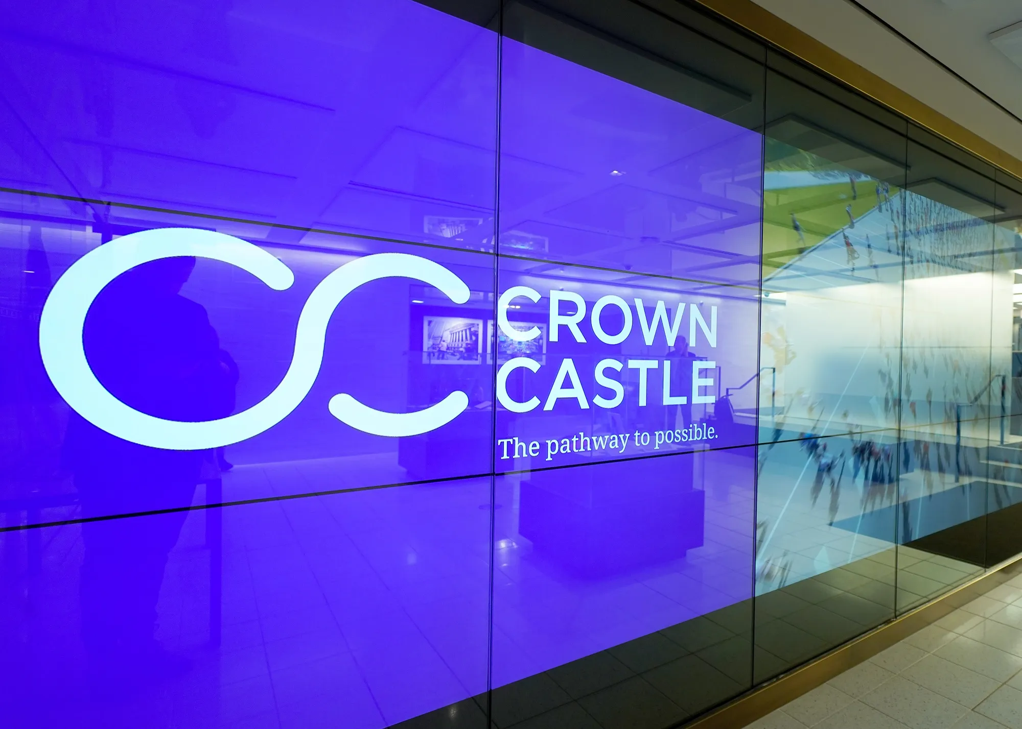Crown Castle (CCI) to Review Fiber Business in Pact With Elliott Investment  - Bloomberg