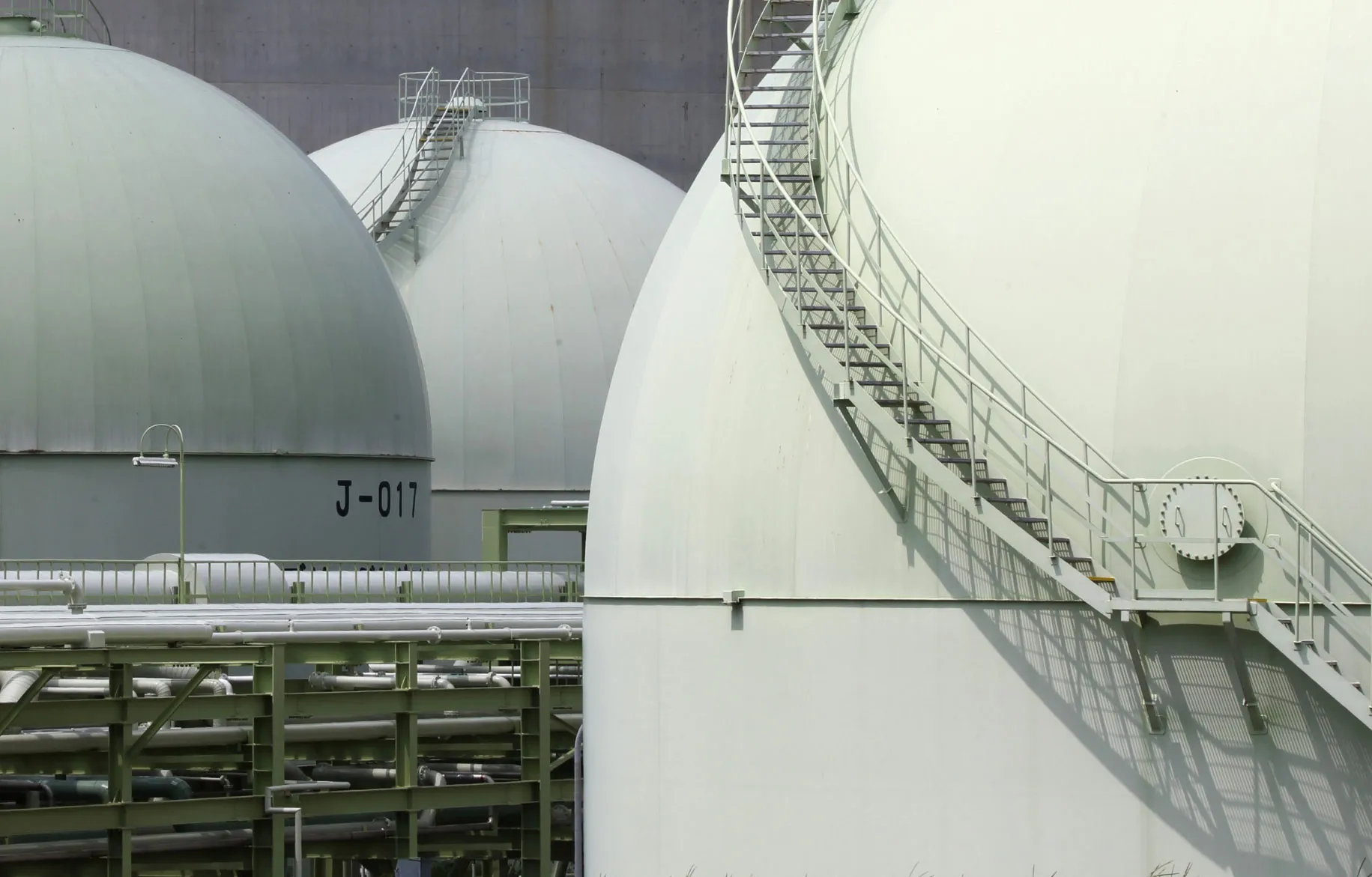 Gas Guru Who Corrected CIA Says U.S. and Russia Pick Wrong Fight