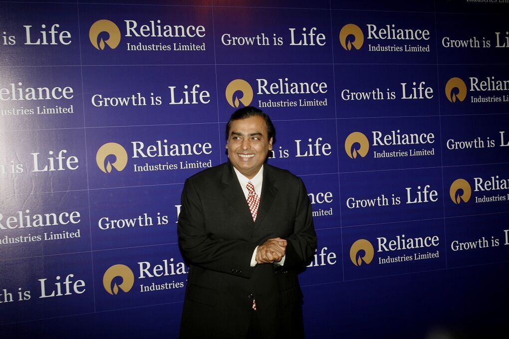 Mukesh Ambani’s Reliance Beats Profit Estimate, Plans 2.5 Billion Fund