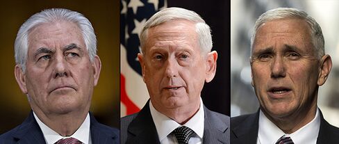 (左から)ティラーソン国務長官、マティス国防長官、ペンス副大統領