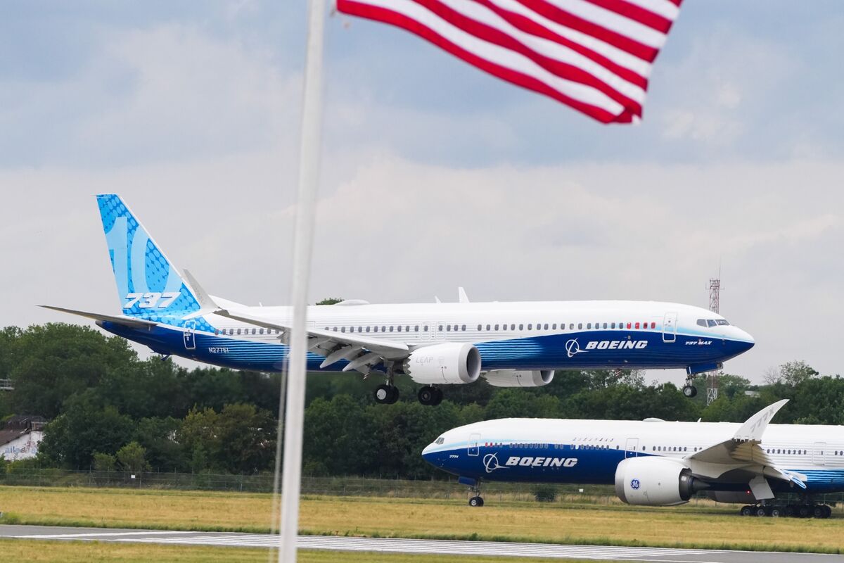 Boeing 737 Max 10 Expected to Get FAA Approval Around October