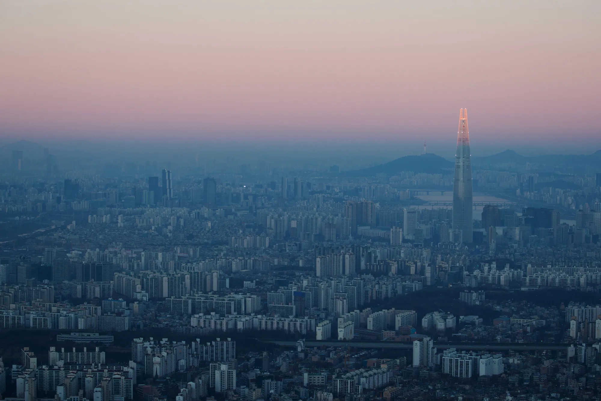 1490938377_Lotte-World-Tower-Slideshow-11