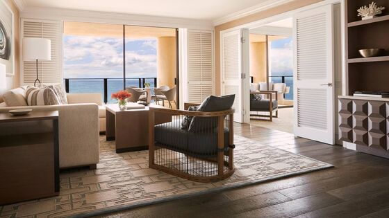 Everyone’s Going to Hawaii, and the Resorts Aren’t Ready