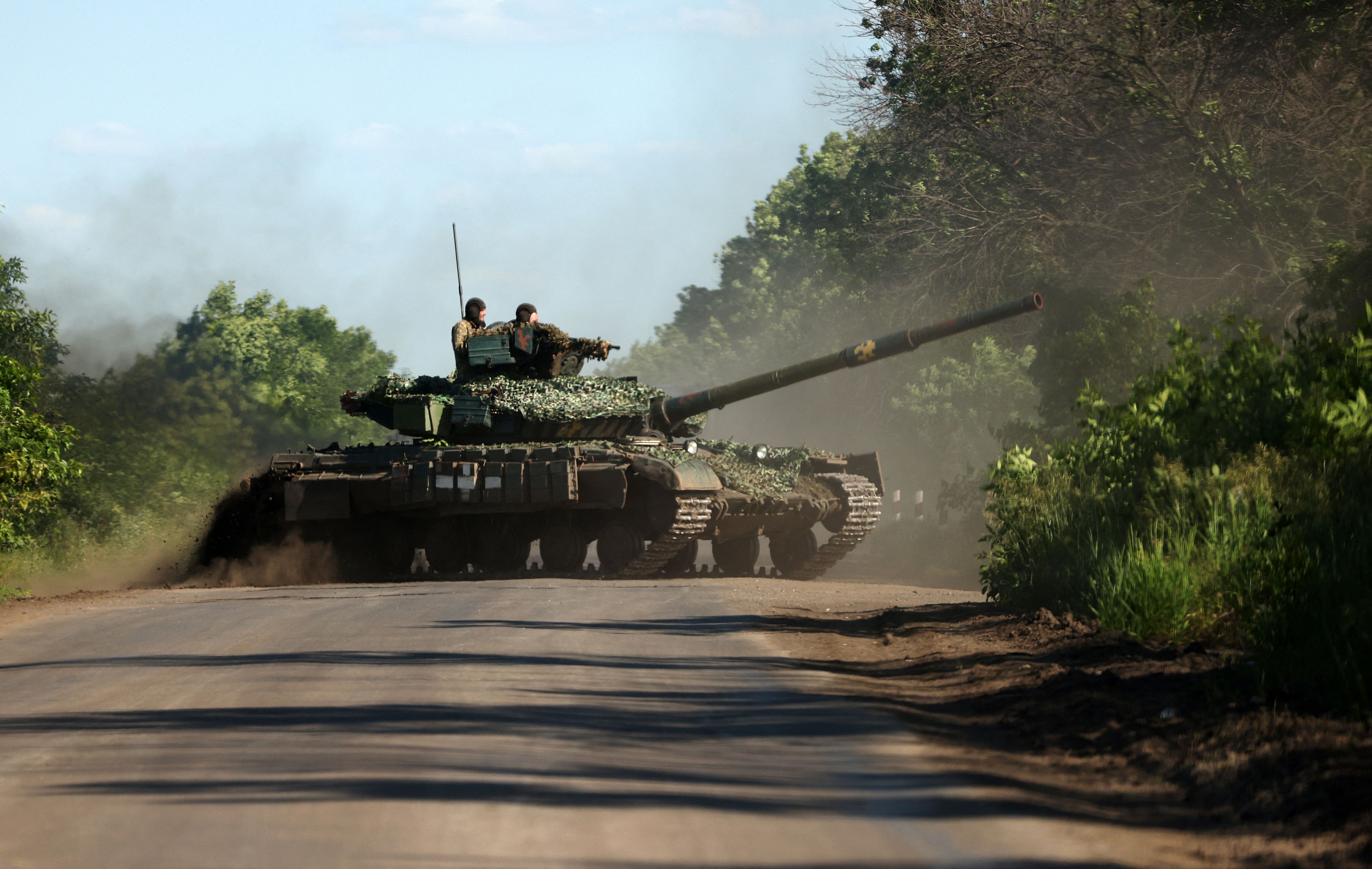 Ukraine Has Caught Up With Russia's Tank Numbers, Data Signal - Bloomberg