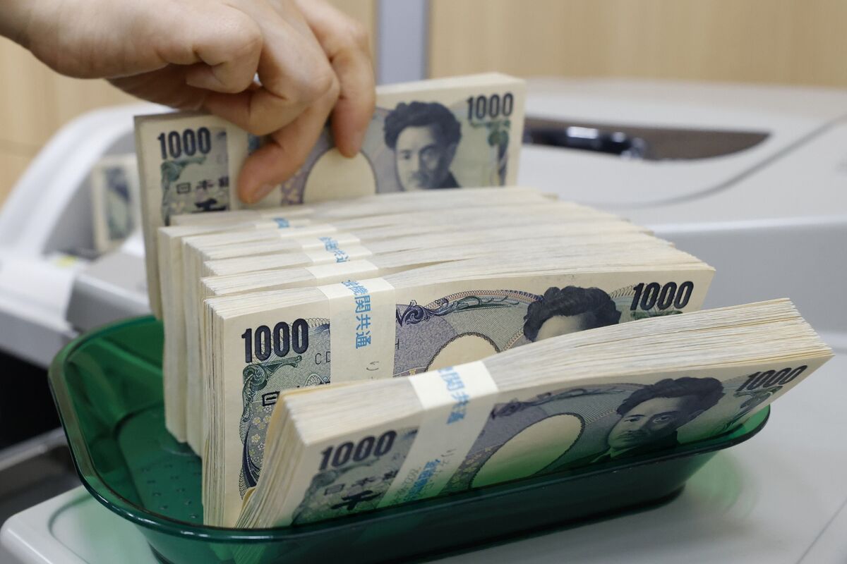 Yen Is Wall Street s Favorite Currency Trade In A Market Short Of 