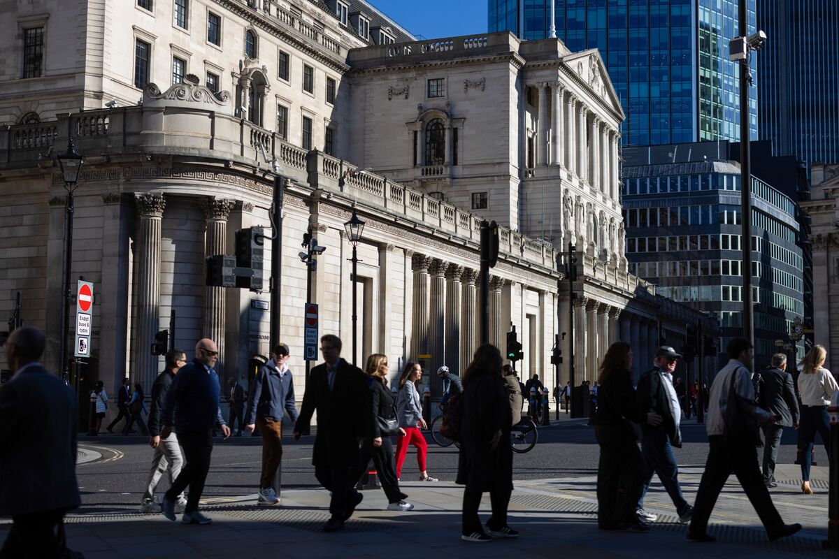 BOE Plans to Stop Long-Dated Bond Sales, Report Says