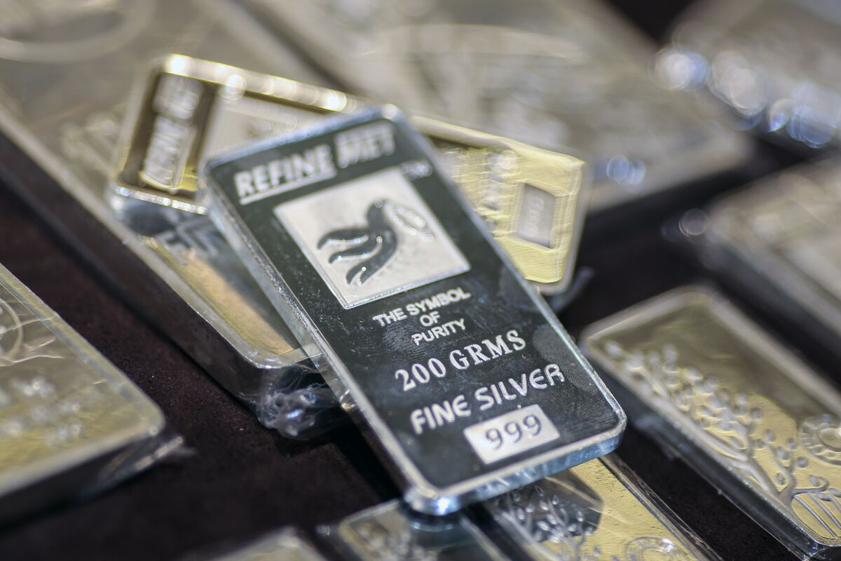 Silver Steady After Profit-Taking Brings End to Eight-Day Rally