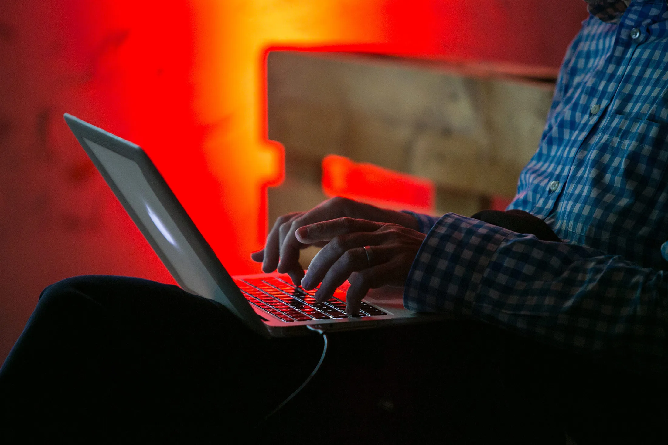An attendee uses a laptop in Berlin.
