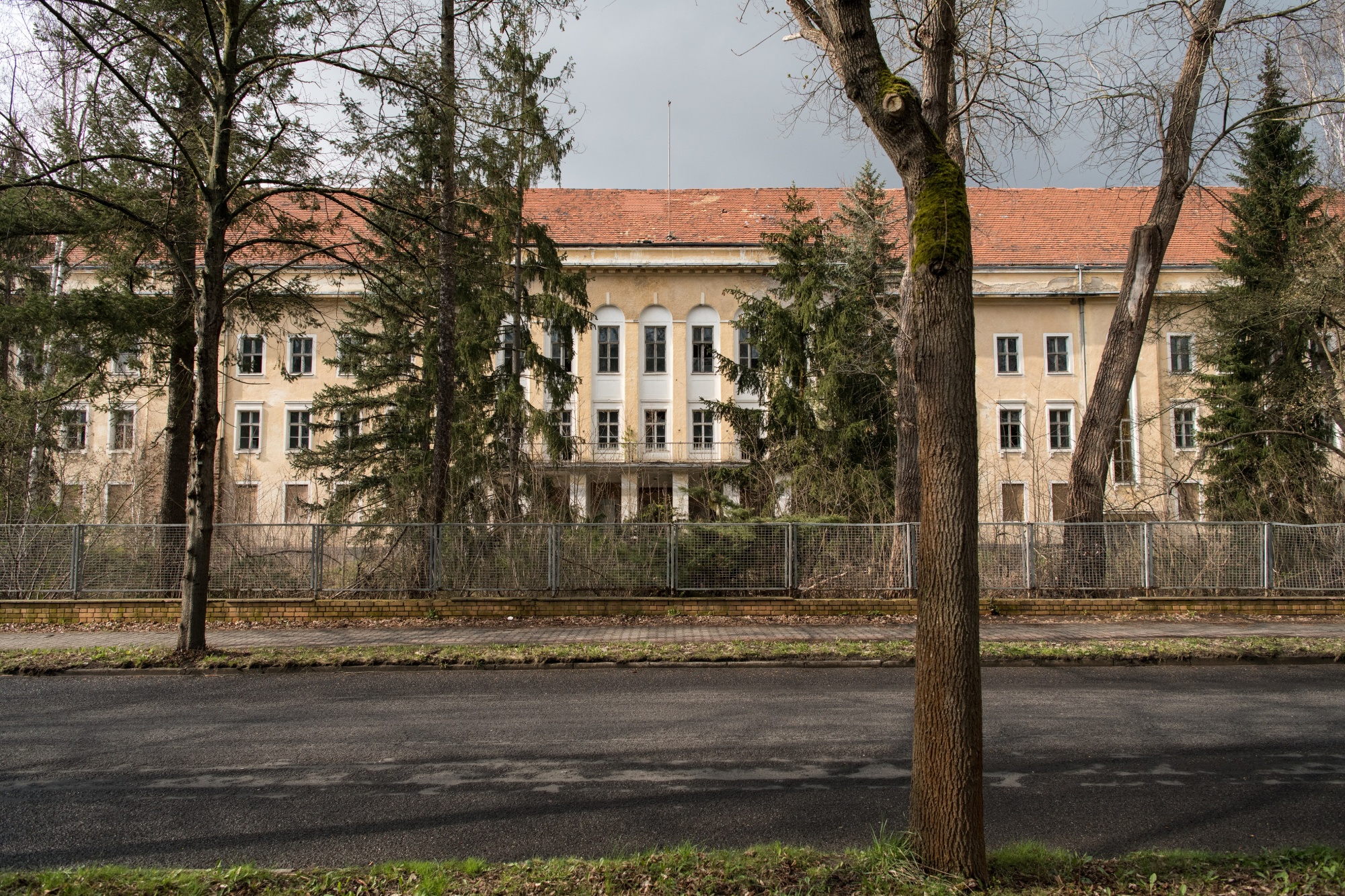 The vacant building of the former headquarters of the Soviet armed forces, the so called &quot;White House&quot; in&nbsp;Zossen, near Berlin, was&nbsp;pitched to South Korean investors as a luxury property redevelopment opportunity.&nbsp;