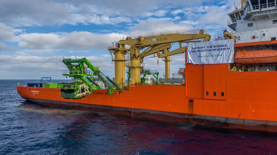 Battery-Metal Rush Pits Miners Against Marine Biologists