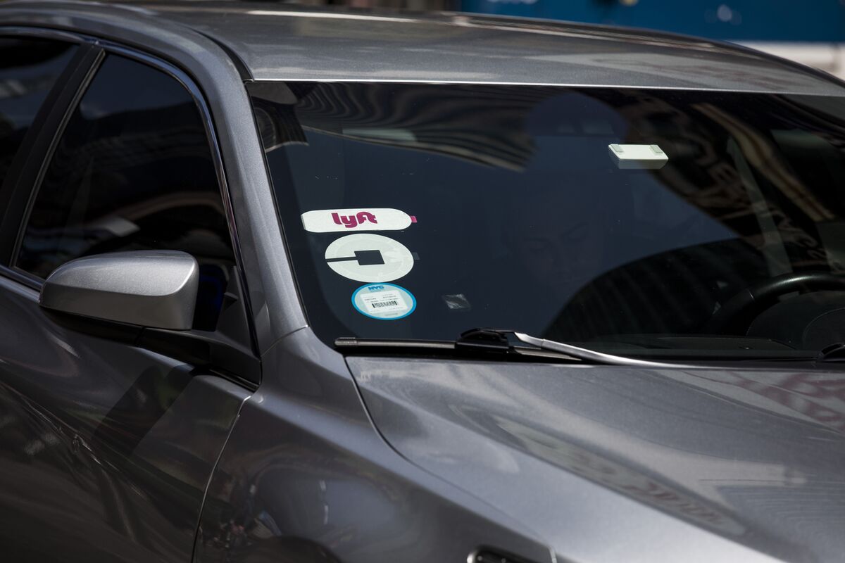 🟪"New York City: Nuove Regole sul Salario Minimo per i Conducenti di Rideshare, Aumento del 5% dopo le Pressioni di Uber e Lyft"