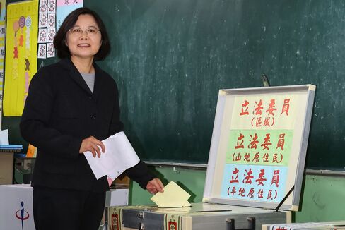 Tsai Ing-wen casts her vote