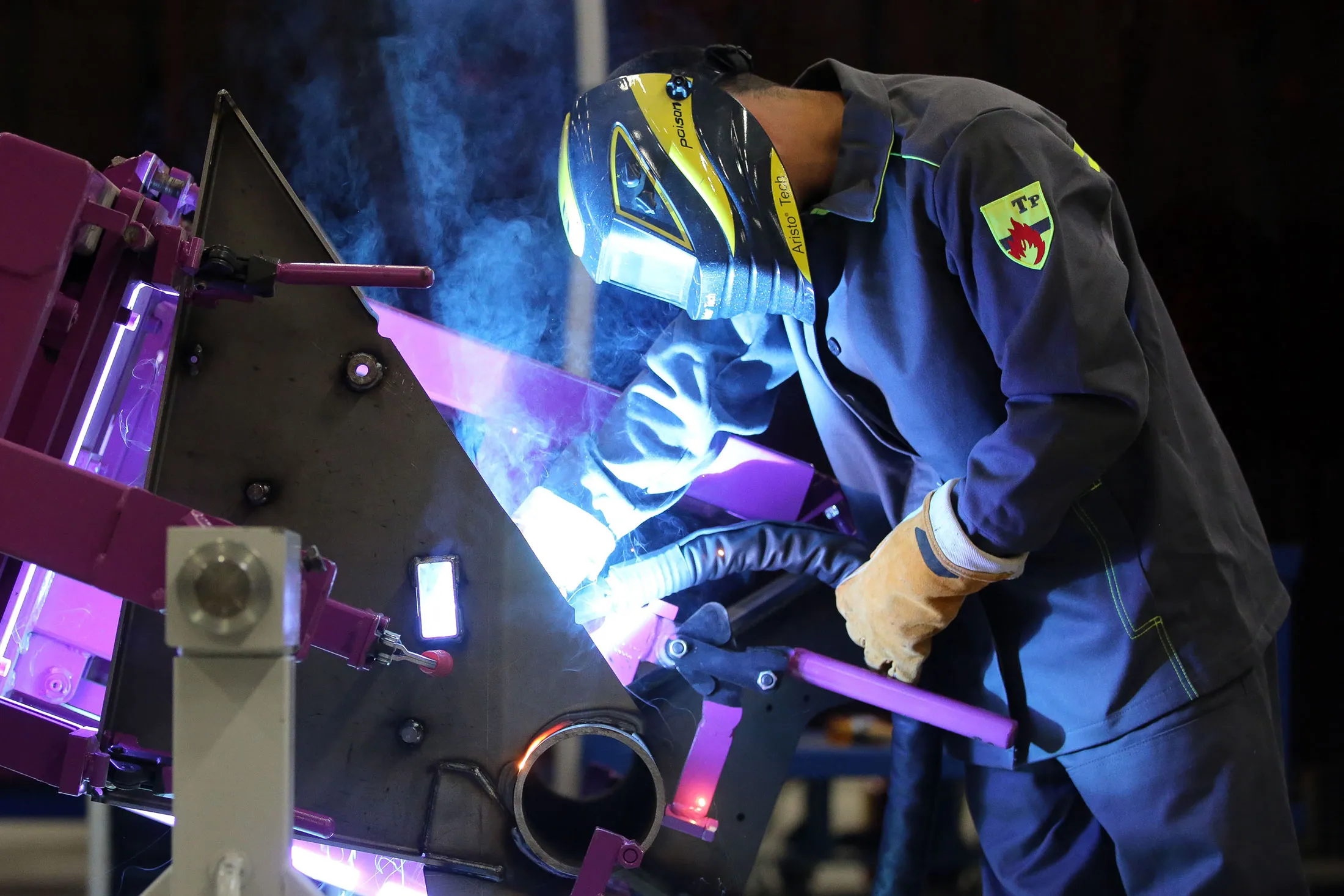 Unlike the economic contractions of 1998 and 2009, when the pace of decline only worsened after two quarters, this time Russia may already be past the low point after signs of improvement in industrial output.
