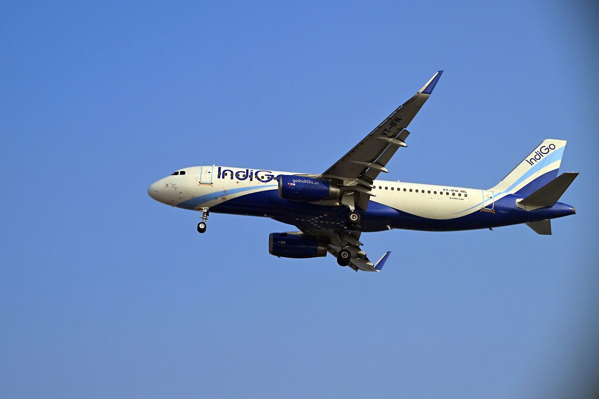 bloomberg.com - Pratigya Vajpayee - Indian Firms From FMCG to Airlines Brace for Slide in Rupee