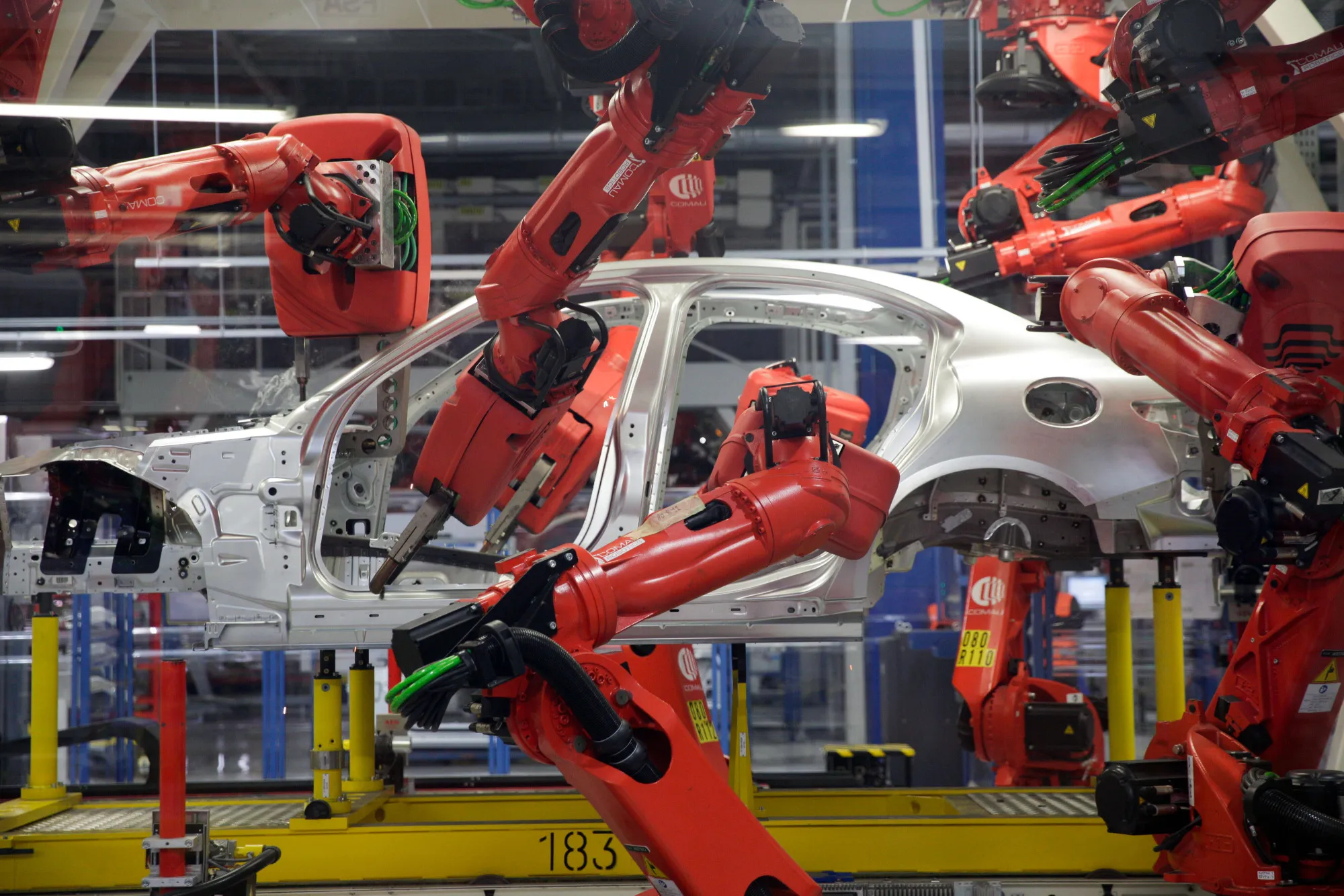 Fiat Chrysler Cuts Financial Targets as China Sales Flop
