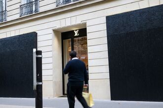 XXXX LUXURY STORES IN PARIS BRACE FOR MORE RIOTS