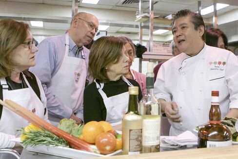 Patrons get pro tips from the Pecko Zantilaveevan, the Four Seasons' Executive Chef. Dishes made that day include crispy oysters and crabmeat cakes.