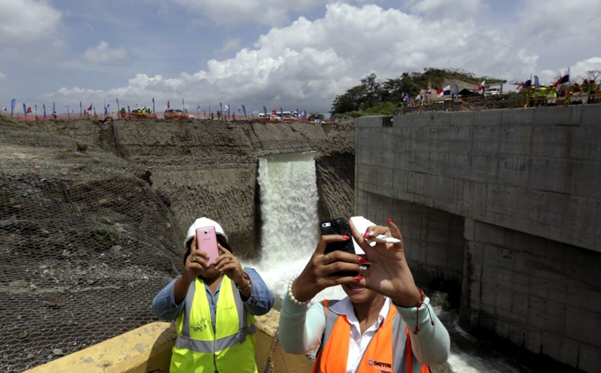 Photographs Of The Panama Canal Expansion Project And Its Massive New   1200x746 