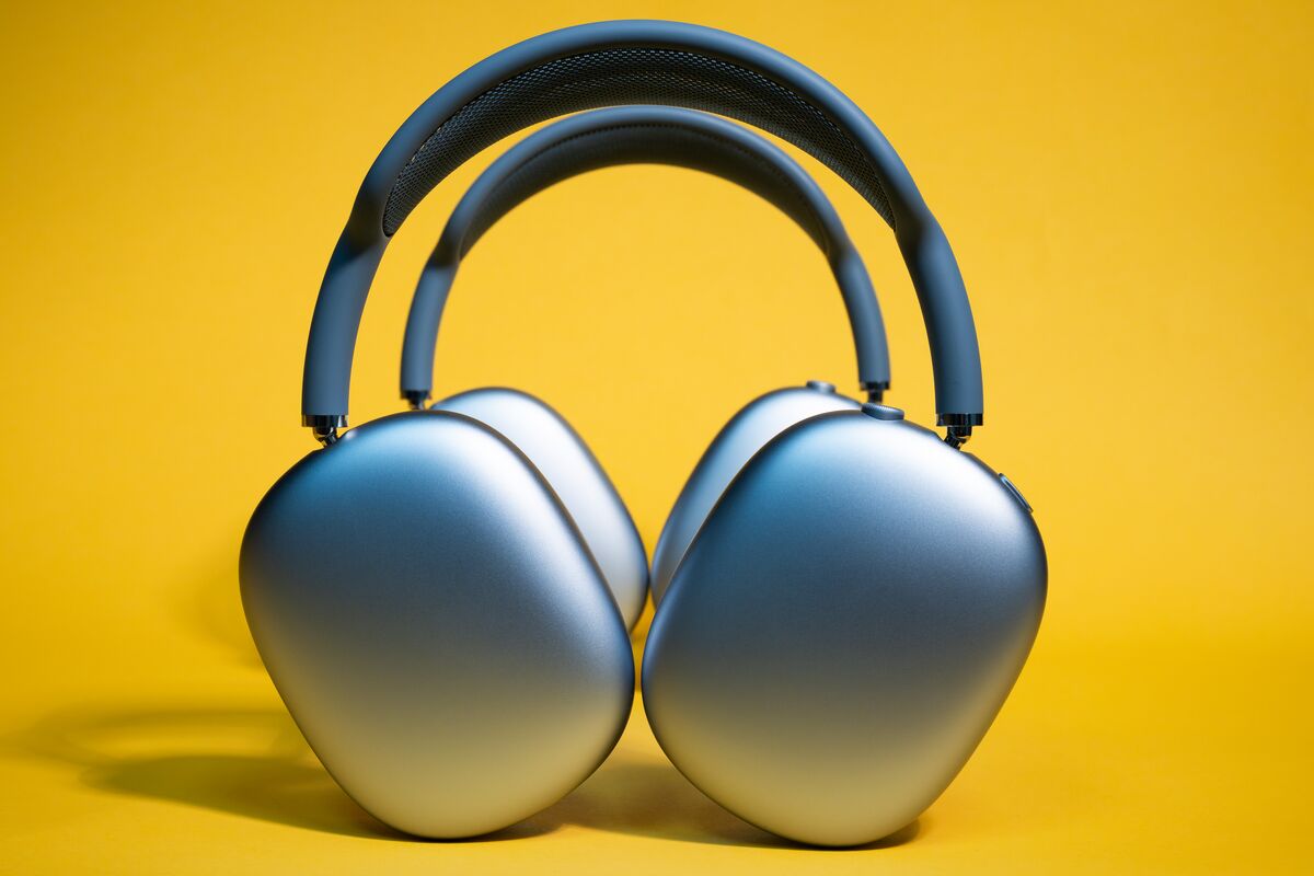 Apple’s AirPods Max 2 Aren’t a Worthy Sequel to the Original - Bloomberg.com image