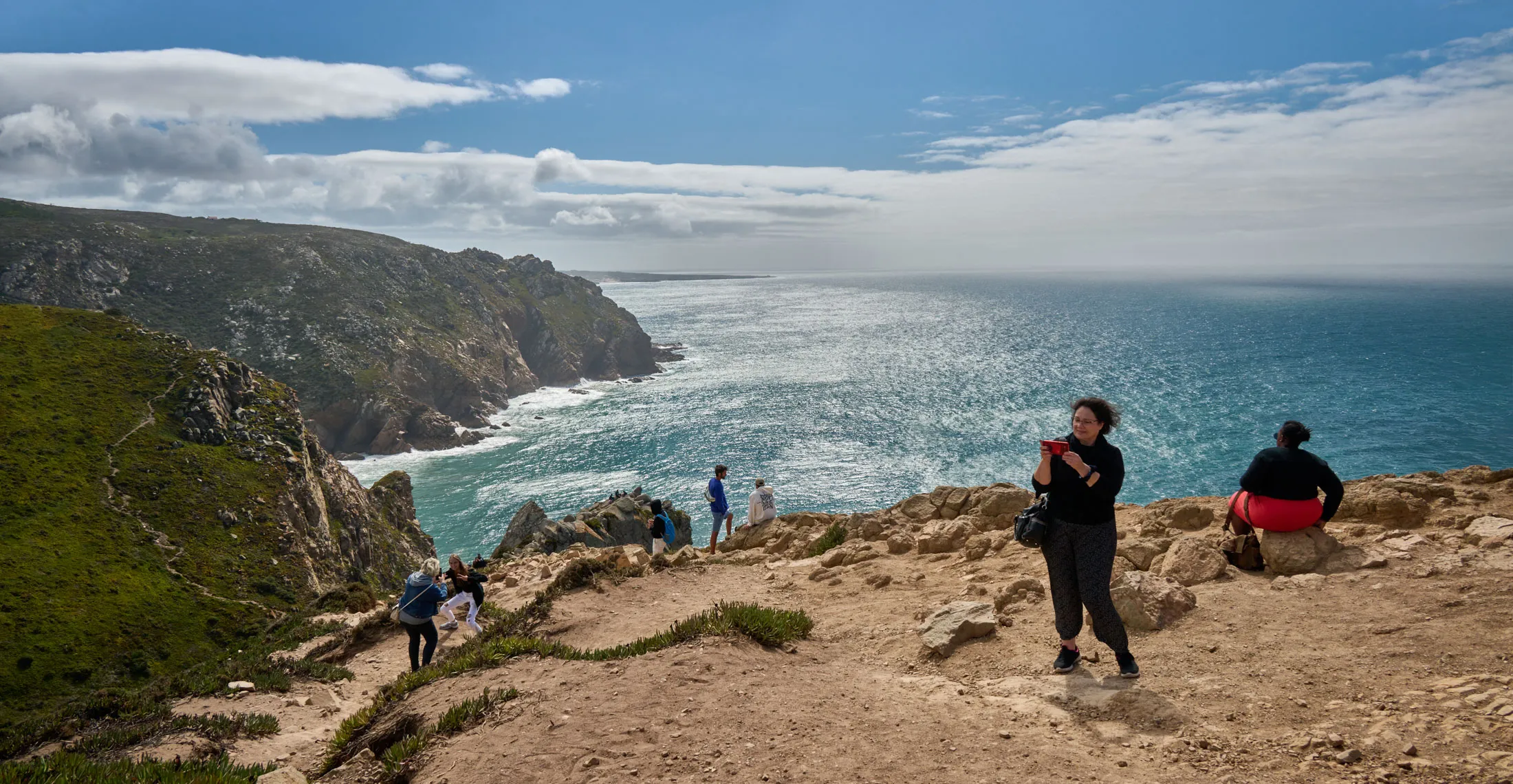 Tourists at a&nbsp;cliff in Sintra, Portugal.&nbsp;