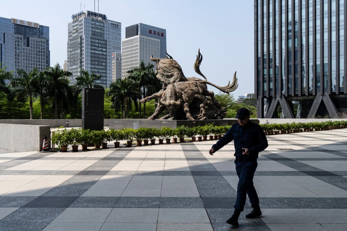 China Misses Out on AI Boom as Stocks Trail by Most Since 2001